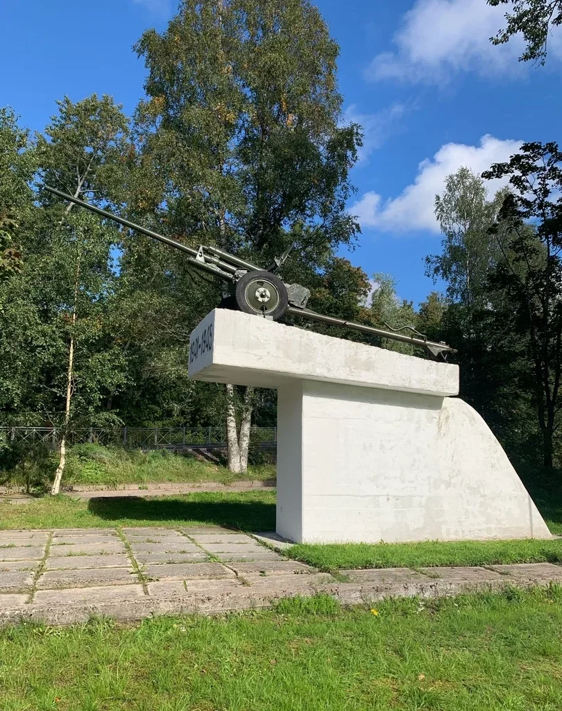 Памятник-орудие ЗиС-2 в Питкяранте