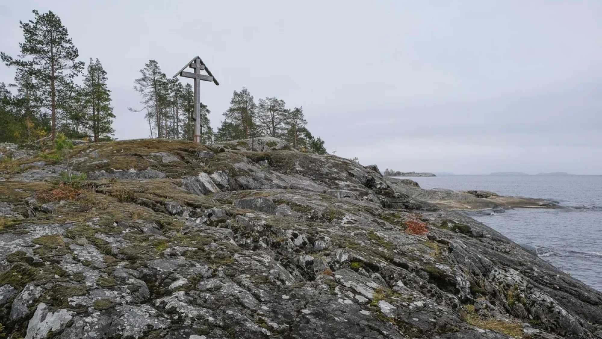 Мыс Ристиниеми, Православный крест на вершине скалистого мыса Ристиниеми