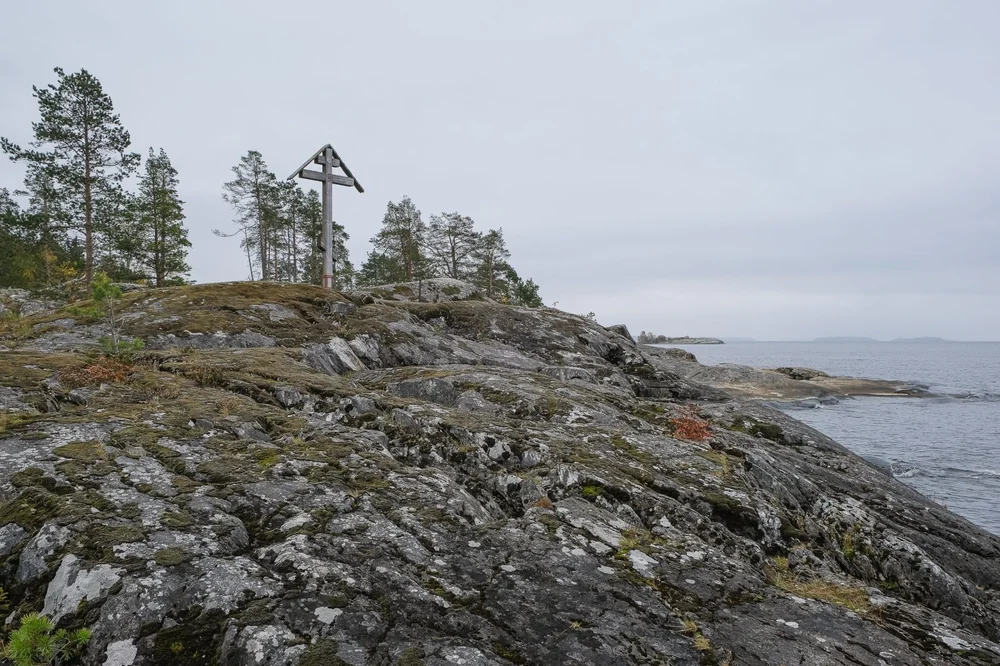 Мыс Ристиниеми, Православный крест на вершине скалистого мыса Ристиниеми