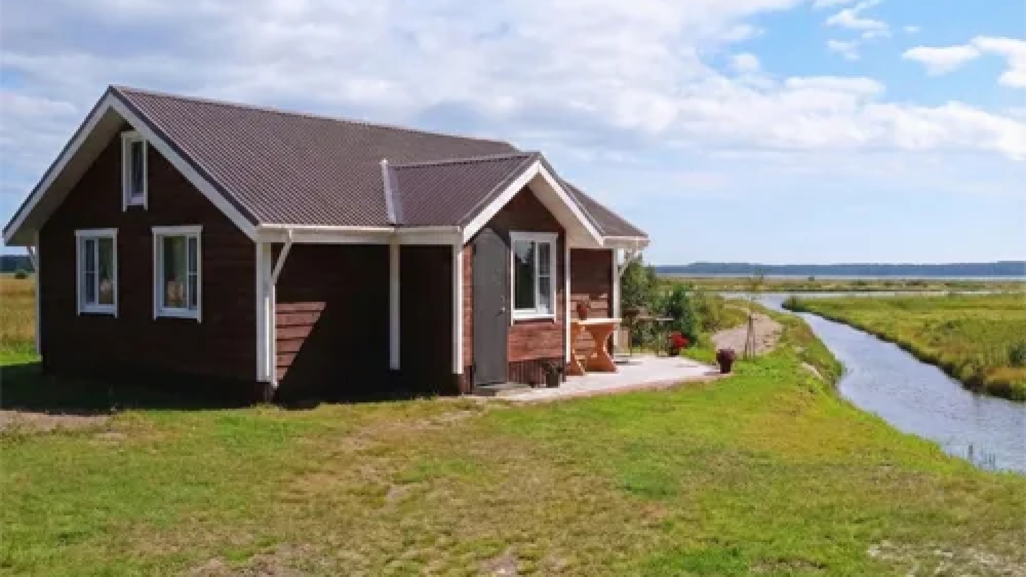 Гостевой дом «Дом у озера»: Эксклюзивный отдых с видом на карельскую мечту